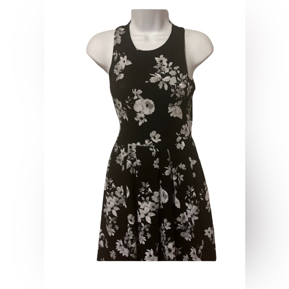 SO sleeveless dress size small